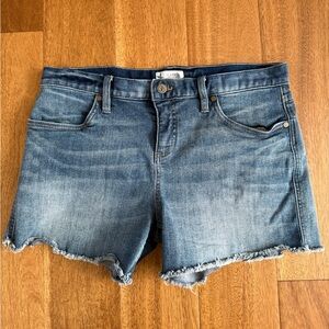Carve Designs 3.5 inch jean Oahu shorts size 6 raw hem